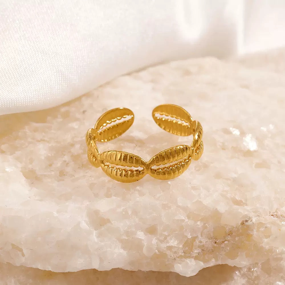 Kelly Adjustable Ring