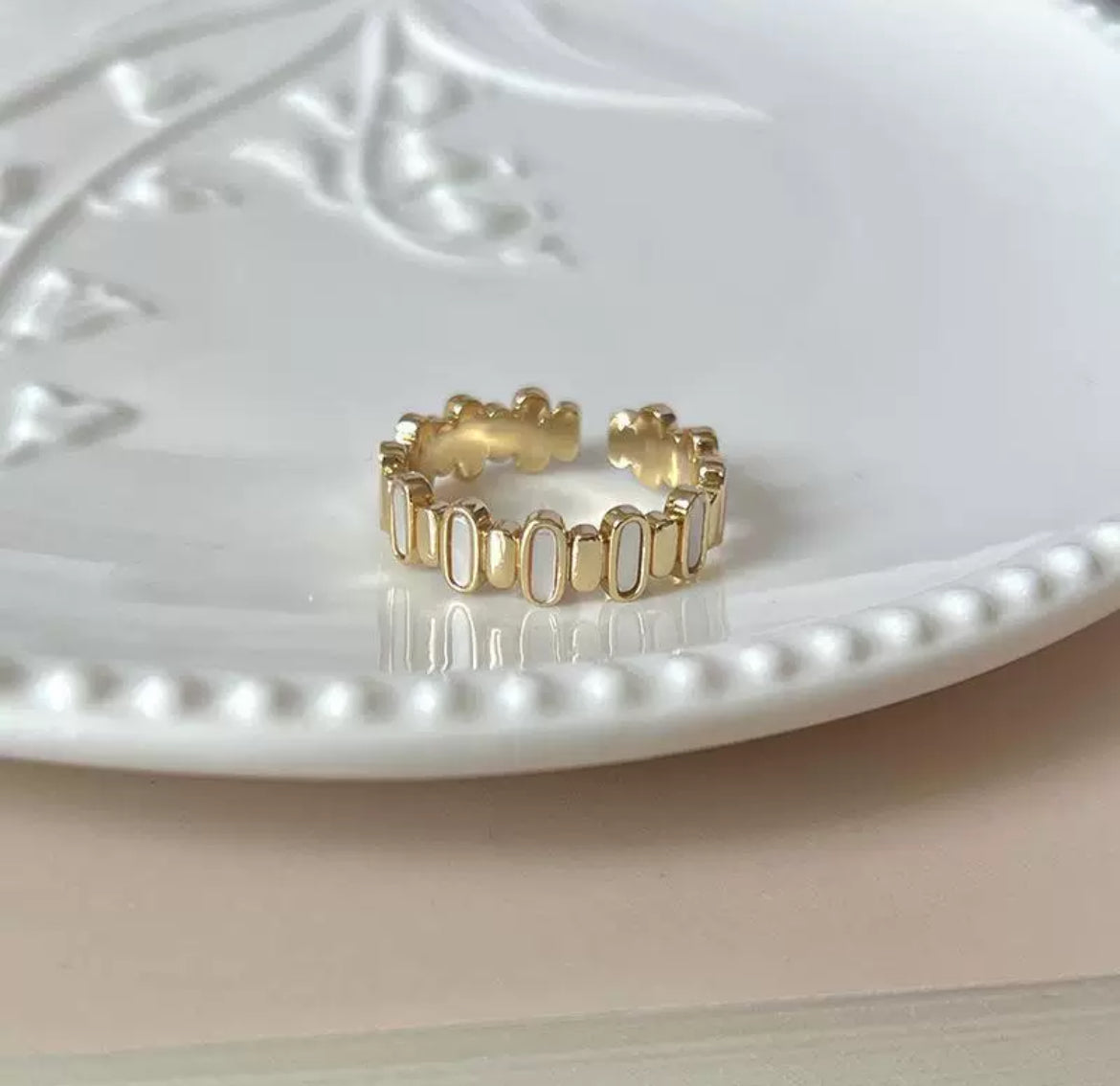 Dolce Pattern Adjustable ring
