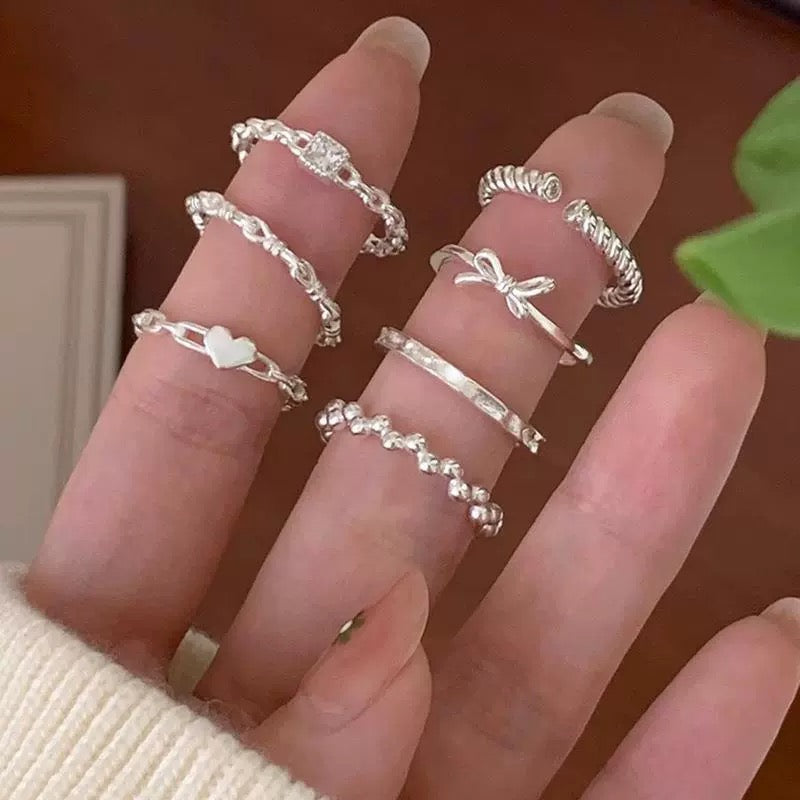 Thora Adjustable ring