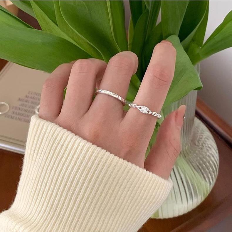 Thora Adjustable ring