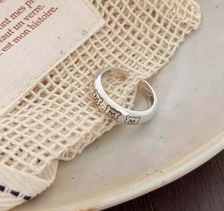 Emma Teddy Adjustable ring