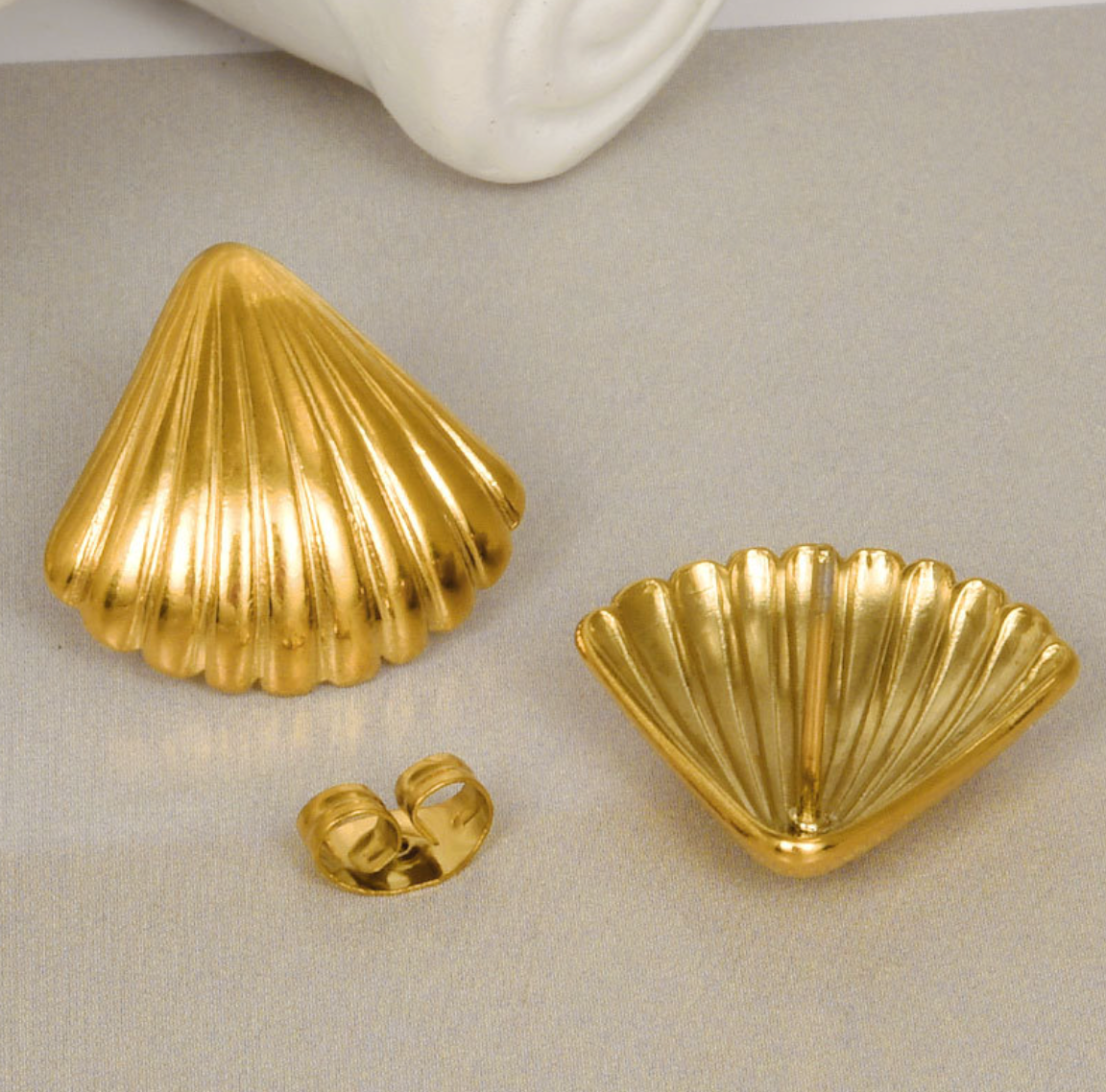 Georgie Shell Earring