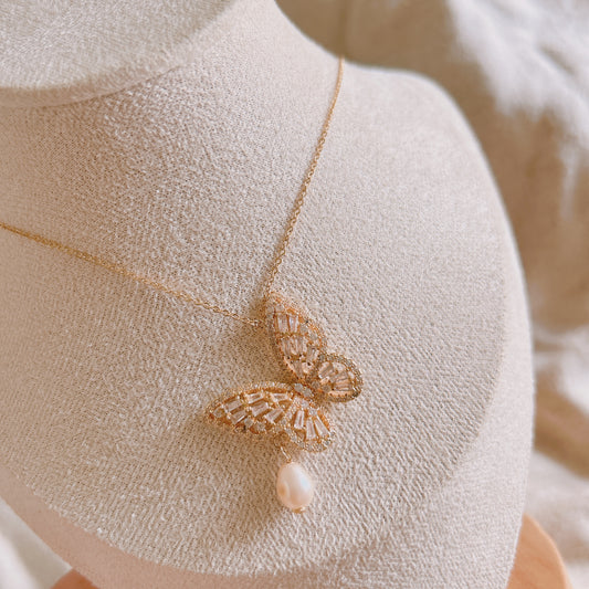Lilly Butterfly Pearl necklace