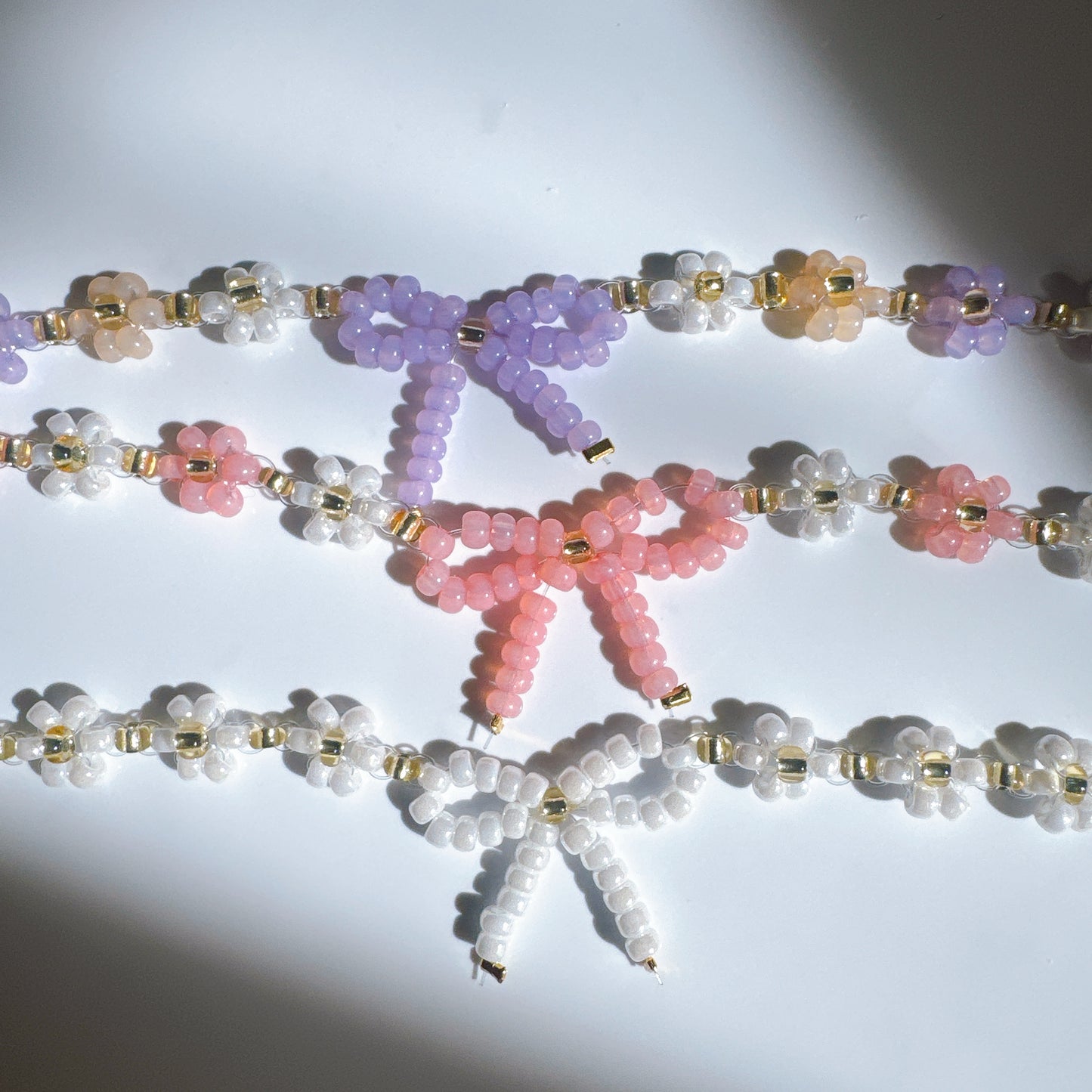 Pastel Beaded Bow Bracelet, Handmade Daisy Charm Bracelet, Cute Kawaii Jewelry, Gift for Her, Friendship Bracelet, Aesthetic Floral Bracelet