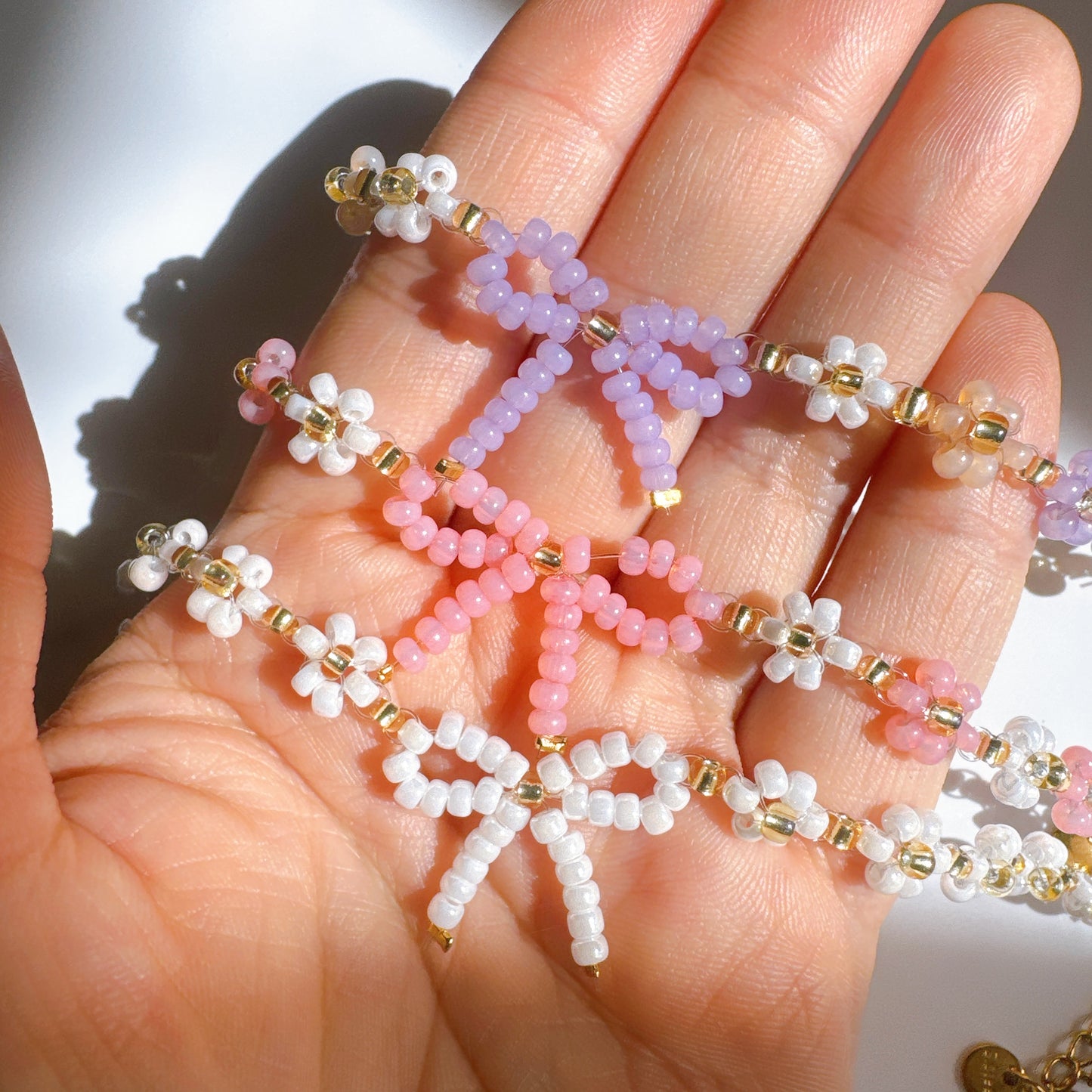 Pastel Beaded Bow Bracelet, Handmade Daisy Charm Bracelet, Cute Kawaii Jewelry, Gift for Her, Friendship Bracelet, Aesthetic Floral Bracelet