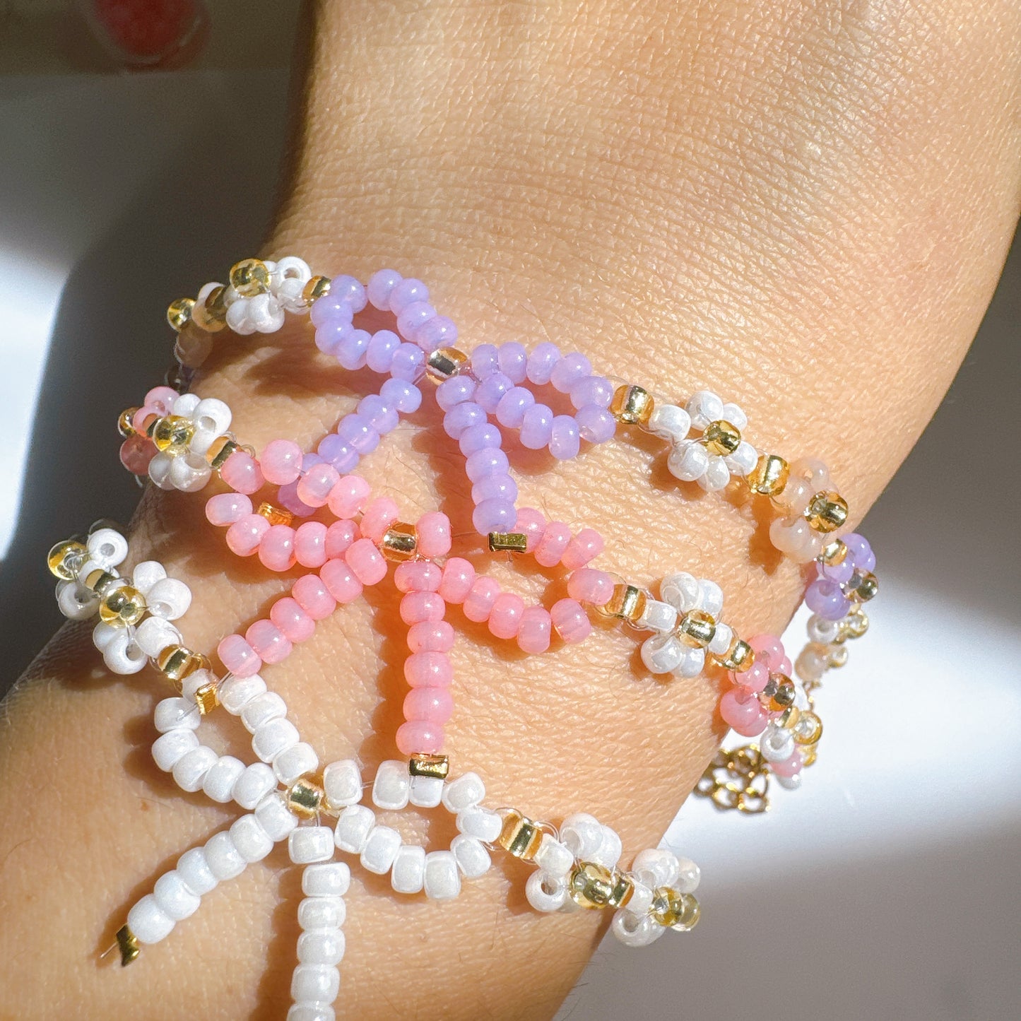 Pastel Beaded Bow Bracelet, Handmade Daisy Charm Bracelet, Cute Kawaii Jewelry, Gift for Her, Friendship Bracelet, Aesthetic Floral Bracelet