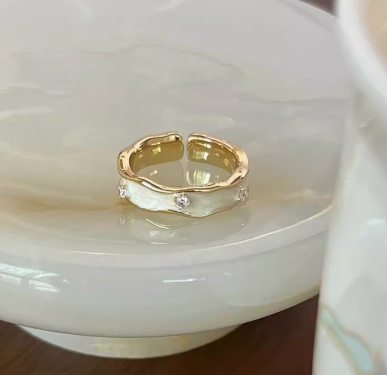 Bonnie White Adjustable ring