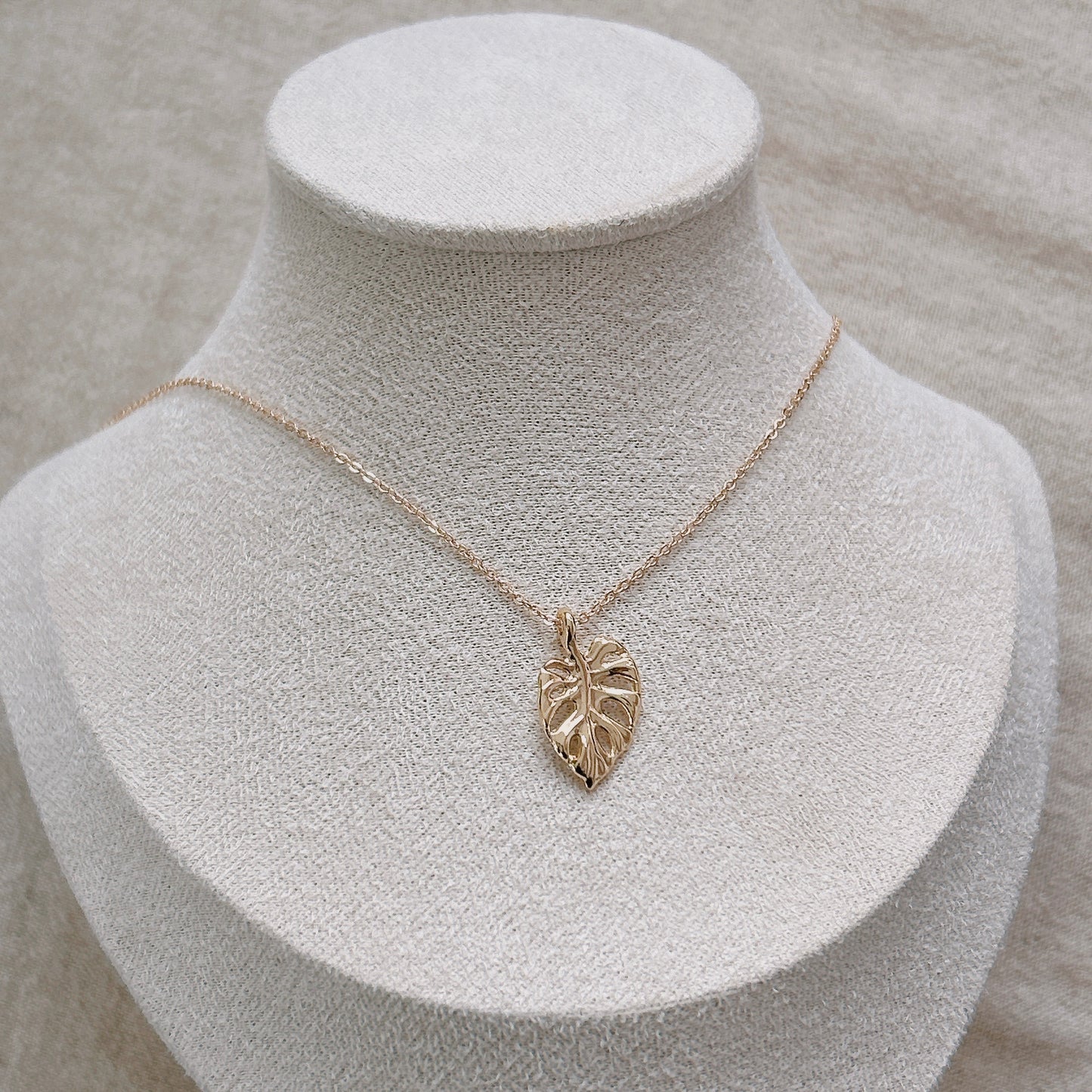 Monstera Necklace