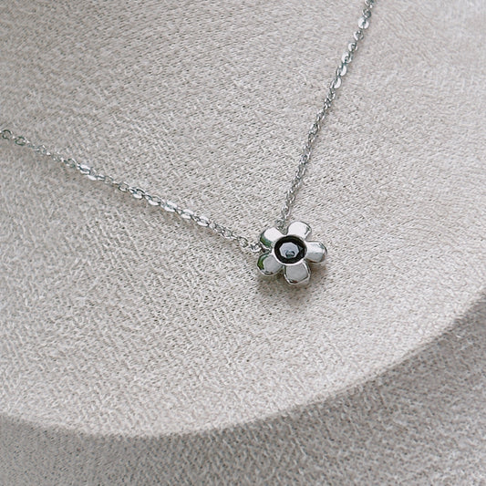 Eve Flower Necklace