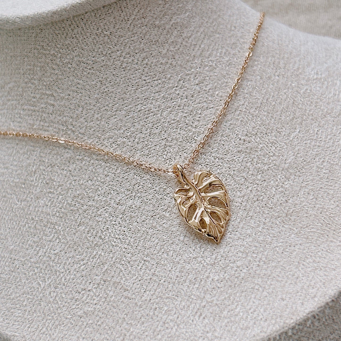 Monstera Necklace
