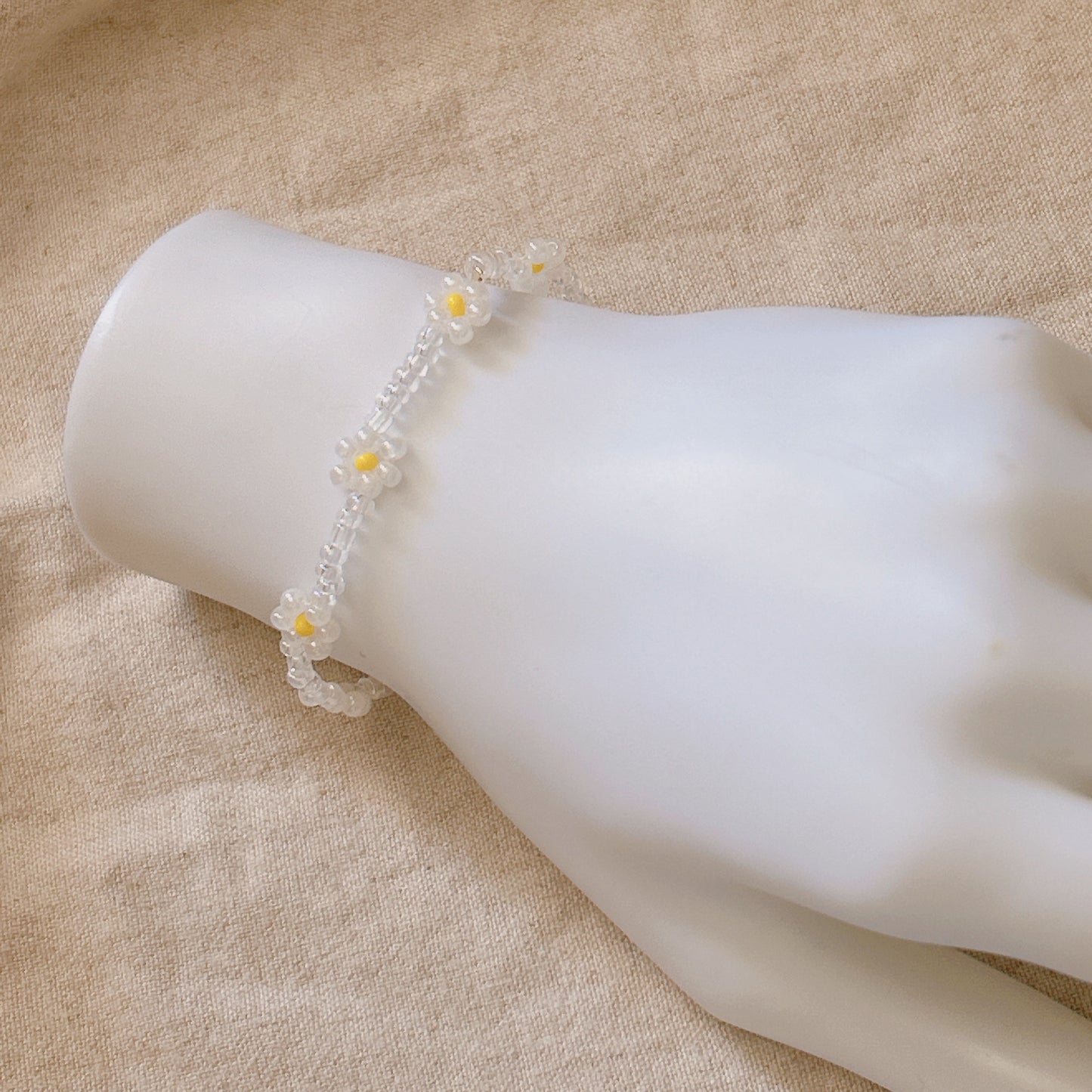 Daisy Clear Beaded Flower Bracelet